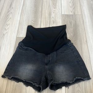 Black maternity shorts